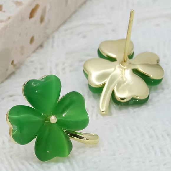 Green Opal Four Leaf Clover Earrings - Picture 3 of 4